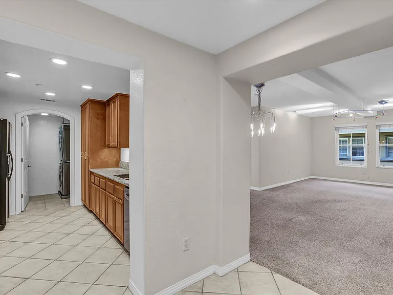 301 W G St #316 — Photo 7
