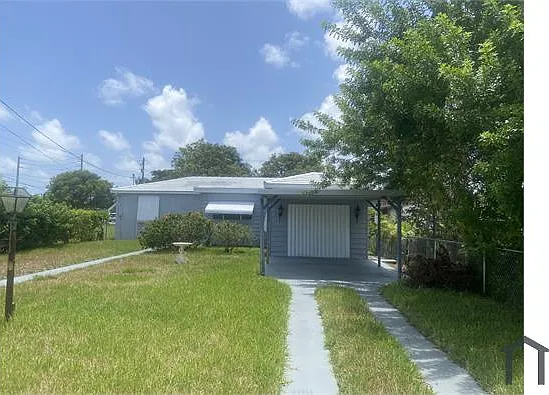 812 Foster Rd — Photo 1