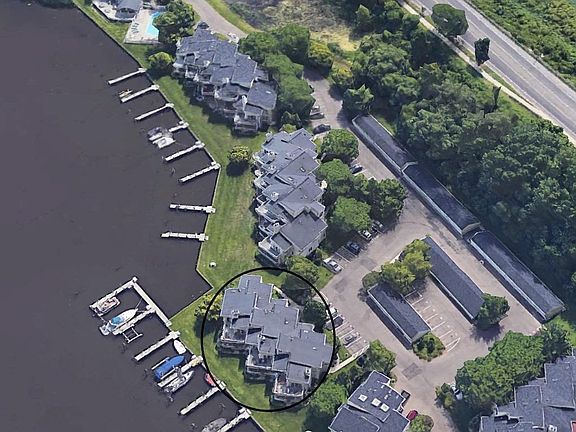3rd image of 987 Lake St Unit 26