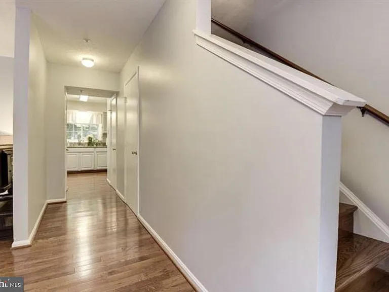 6 Dumfries Ct — Photo 6