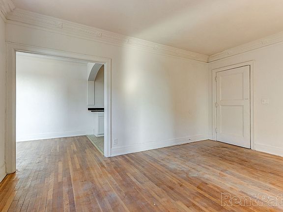 5th image of 2258 W Grand Blvd #208