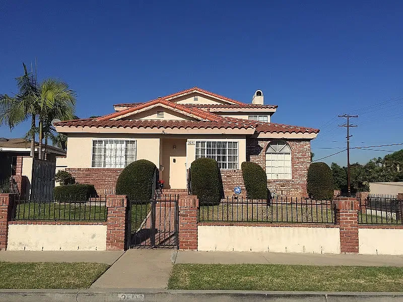 4 bed, 4000 sqft, $1,250 — Photo 4
