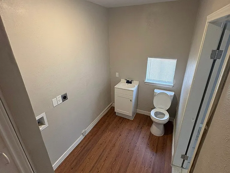 4321 Cherry St — Photo 9