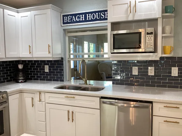 1621 N Peninsula Ave, New Smyrna Beach, FL 32169