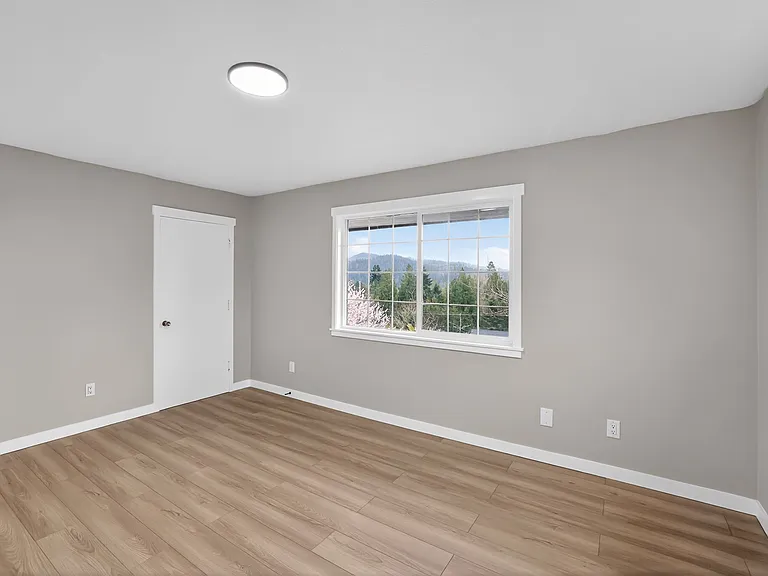 2404 Bloyd St — Photo 15