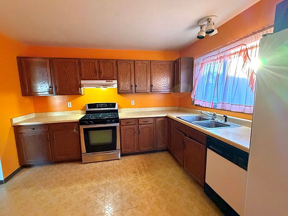 3rd image of 5216 Abbey Dr