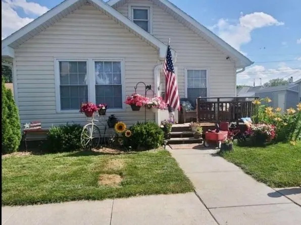 115 E 11th St, Cozad, NE 69130