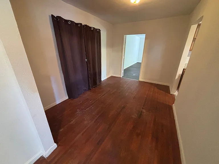 245 E Young Pl — Photo 10