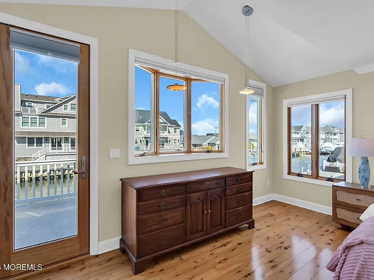 326 Cutter Ln — Photo 21