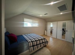 2121 W Chanticleer Rd, Anaheim, CA 92804