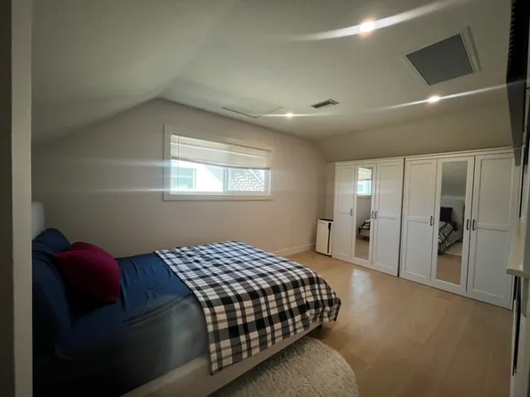 2121 W Chanticleer Rd, Anaheim, CA 92804