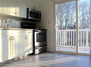 41 King James Ln, Atlantic Highlands, NJ 07716