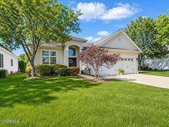 2nd image of 8 Crooked Stick Road