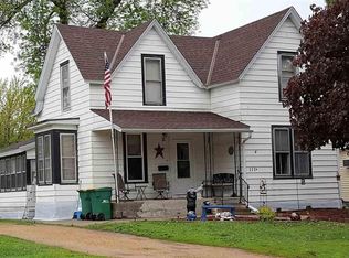111 N Lilly St, Lake Crystal, MN 56055