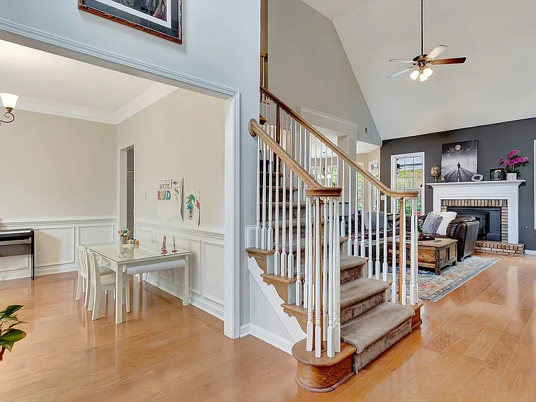 374 Persimmon Dr — Photo 12
