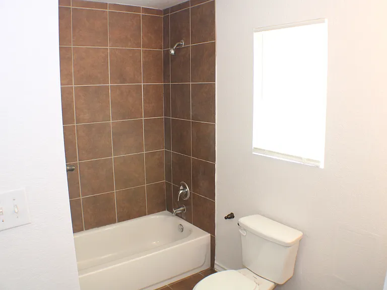 5022 Flipper Dr — Photo 13