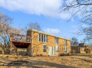 360 Lakeshore Dr, Old Hickory, TN 37138