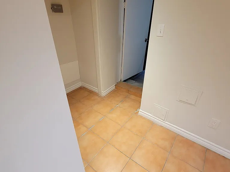 190 Lauder Ave #BASEMENT — Photo 15