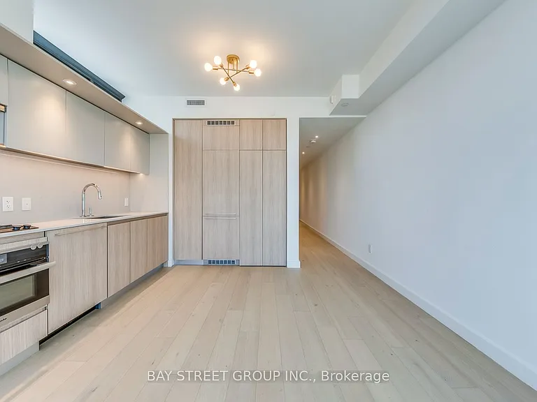 81 Wellesley St E #1907 — Photo 11