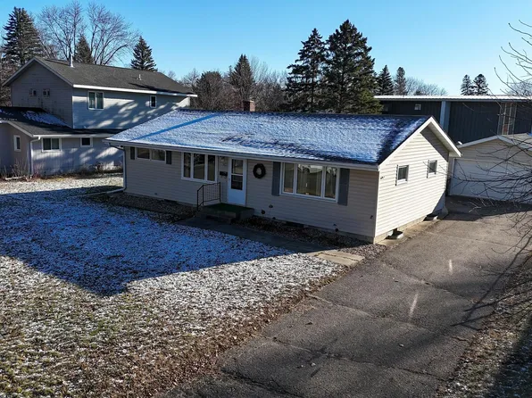 1437 Vista Ln, Willmar, MN 56201