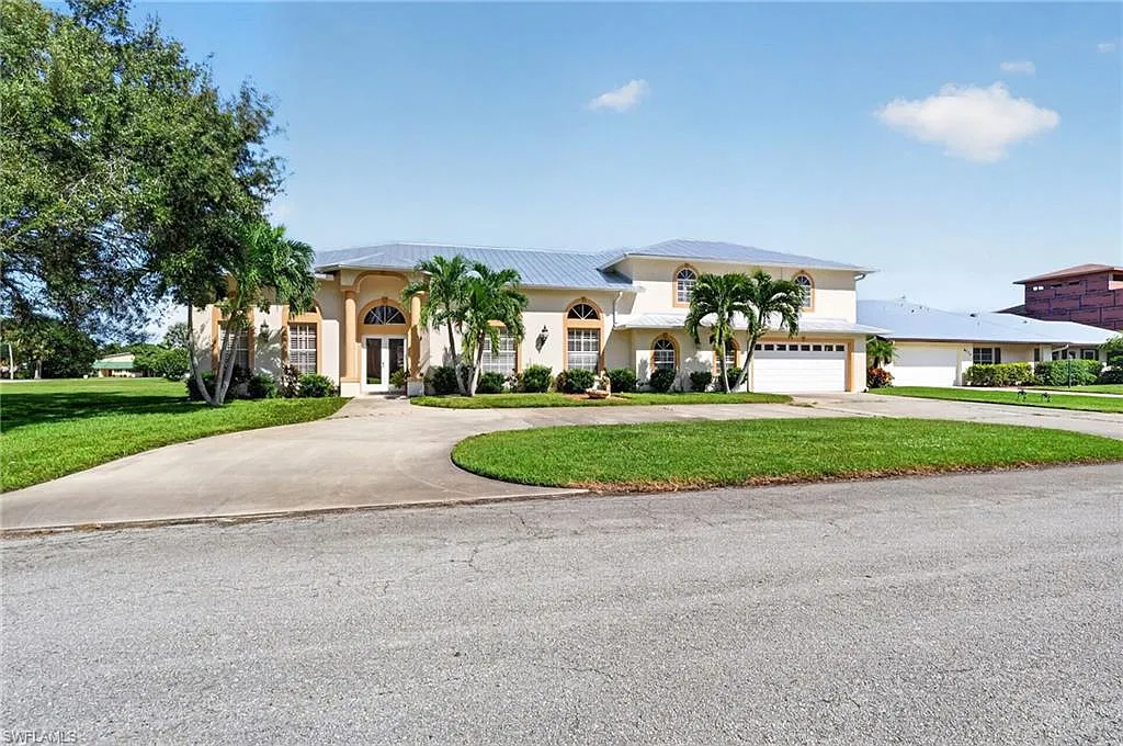 3 bed, 3.5 bath, 3289 sqft, $5,000 — Photo 2