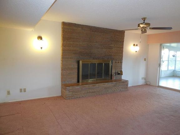 5th image of 2209 Barnett Dr
