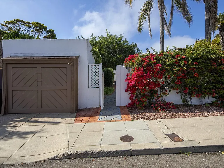 409 Dunemere Dr — Photo 19