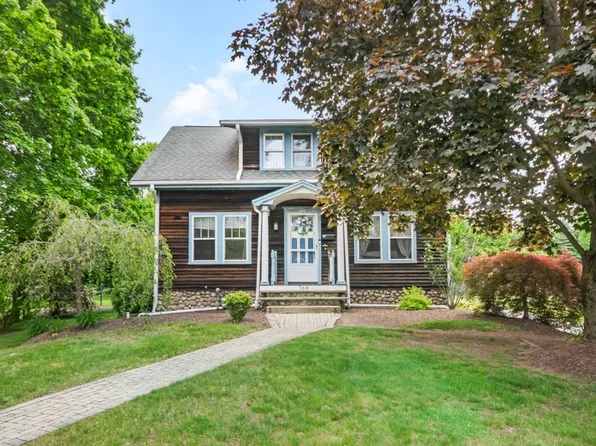 768 Plymouth St, Abington, MA 02351