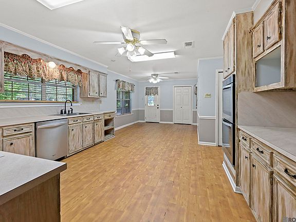 2nd image of 1072 Rollins Rd