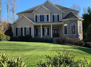 205 Kennondale Ct, Cary, NC 27519