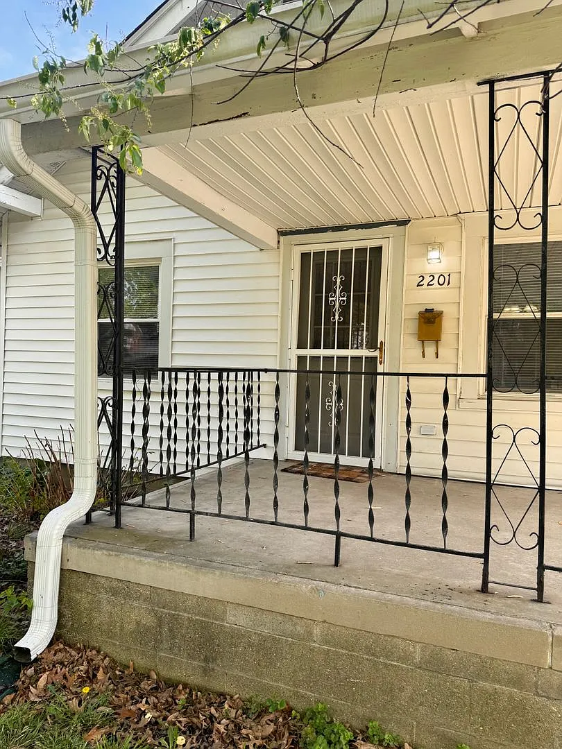 Charming 2 Bedroom 1 Bath House — Photo 4