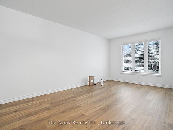 3rd image of 11 Jollow Dr