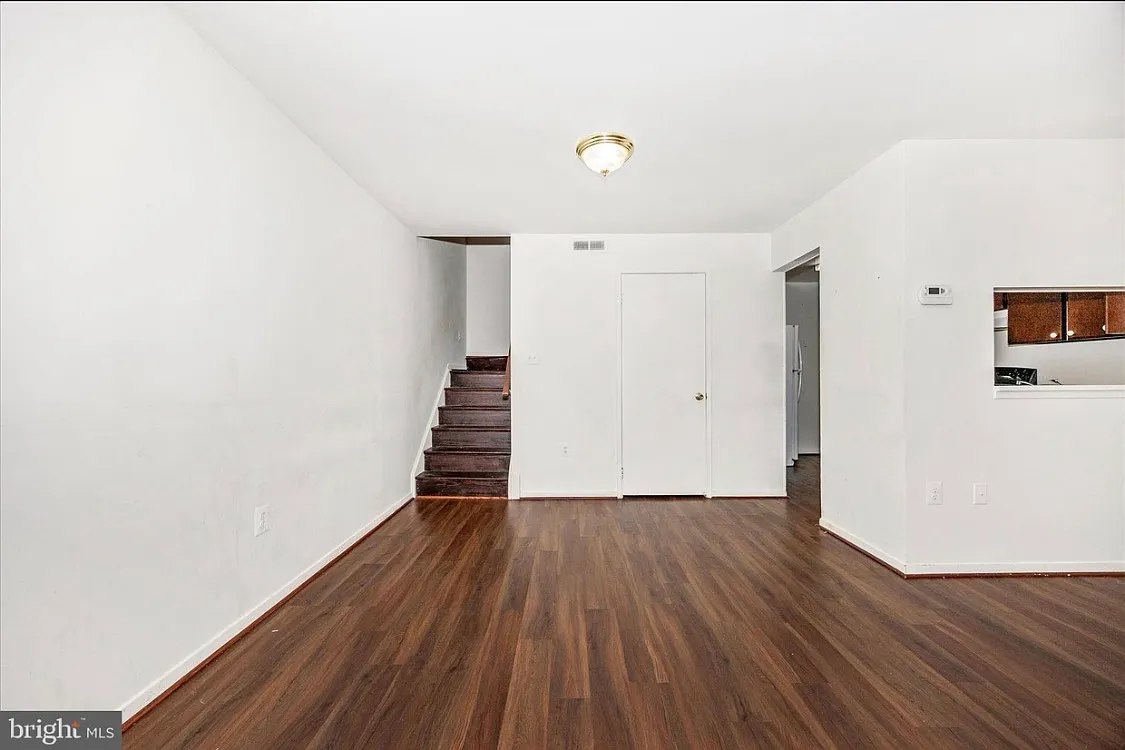 4 bed, 1188 sqft, $2,992 — Photo 2
