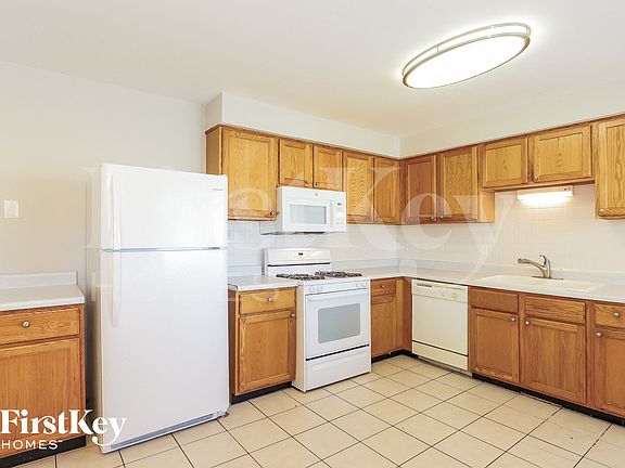 4th image of 504 E 163rd St