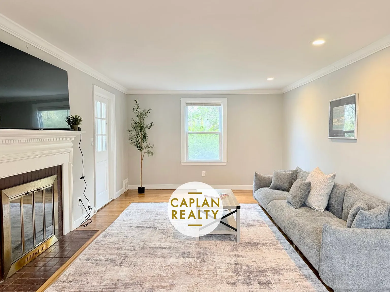 3 bed, 1581 sqft, $4,500 — Photo 2