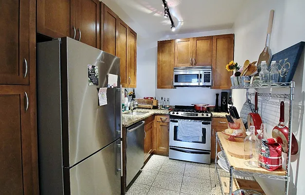 Rented by Julianna Realty Corp | media 2