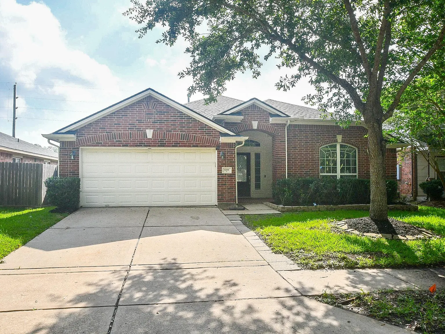4 bed, 2.0 bath, 2151 sqft, $2,350 — Photo 1
