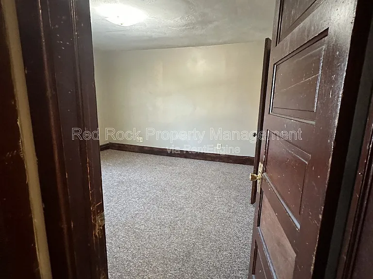 320 Highland Ave — Photo 19