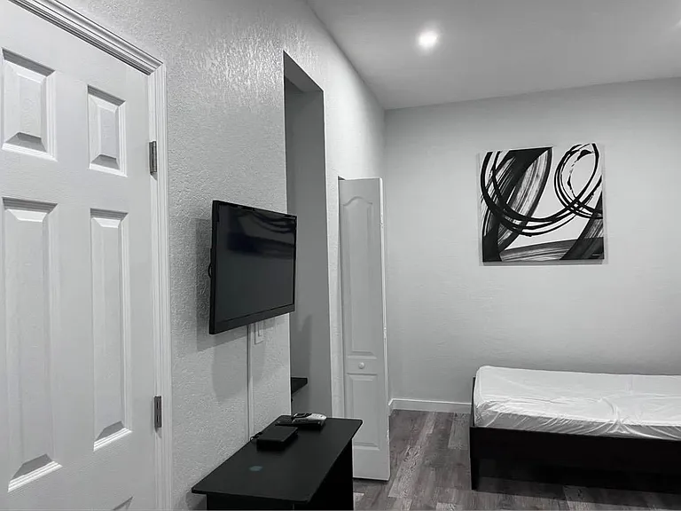 10259 SW 225th Ln — Photo 8