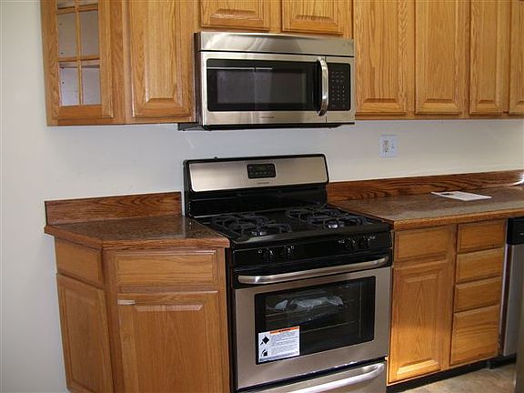 3rd image of 613 E Brandeis Ave
