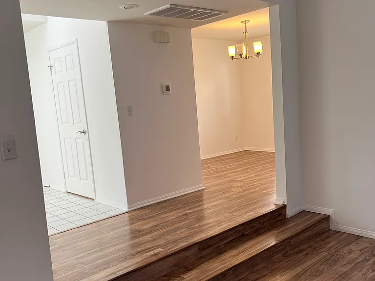 4344 Willow Glen St — Photo 10