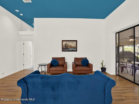 5th image of 8515 Ashbury Dr
