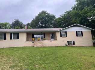 120 N Gainer Ferry Rd, Batesville, AR 72501