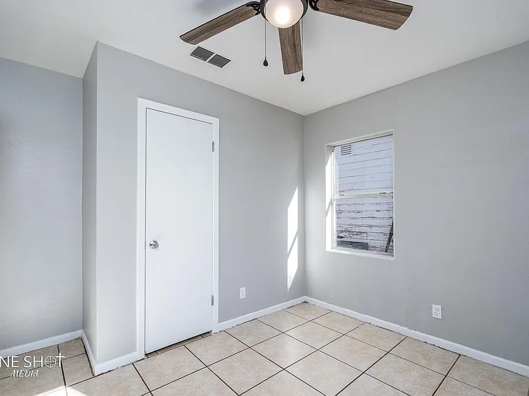 5226 Questa Dr — Photo 24