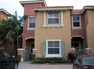 5840 Siena Ln, Hollywood, FL 33021