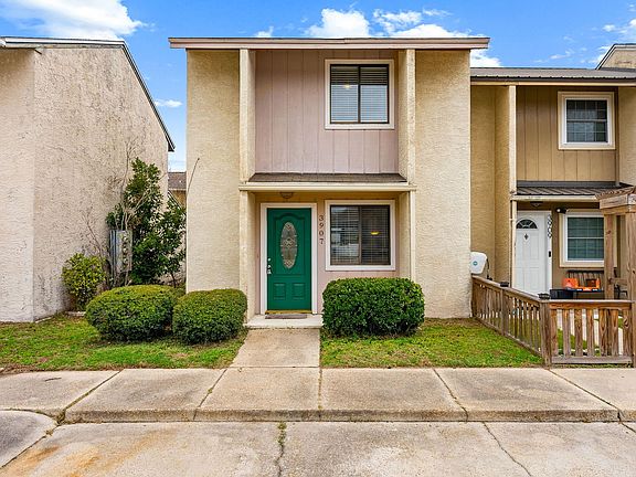 2nd image of 3907 Venetian Cir