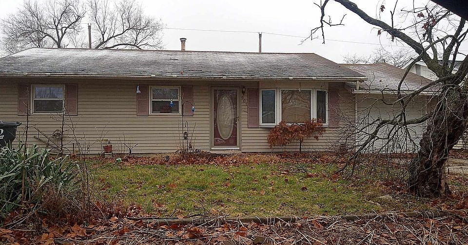 1st image of 901 Glenview Dr