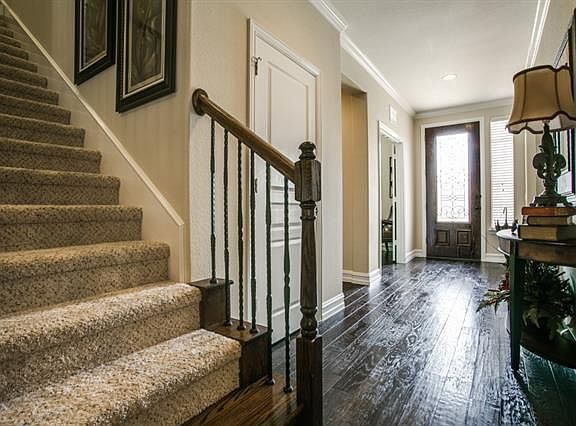 4th image of 1038 Everglades Dr