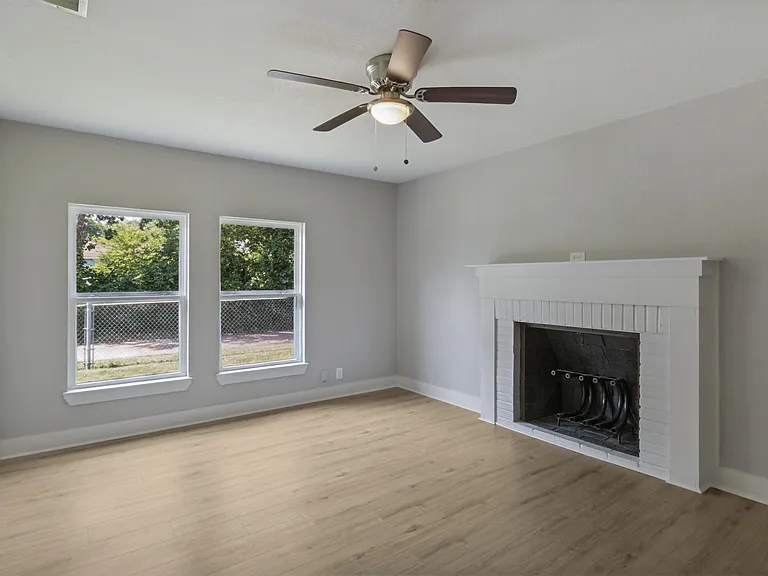 1217 Alaska Ave — Photo 5