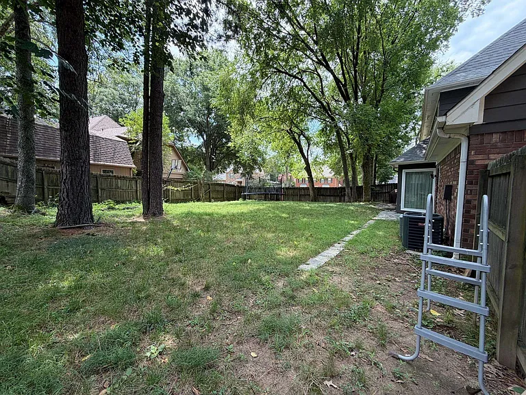 2910 Foster Dale Cv — Photo 37